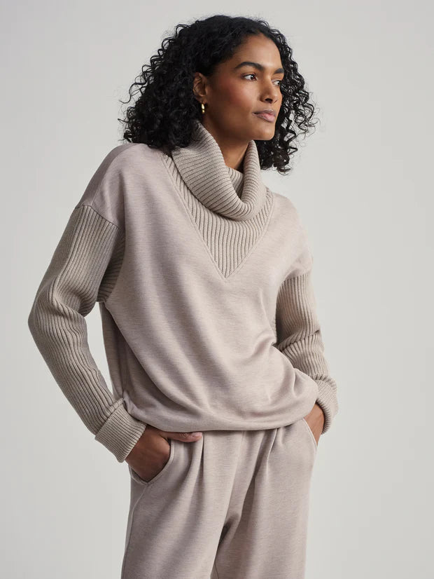 トレーナー/スウェット ella scallop canon loop pullover Clay Scallop V-Neck Sweater X36368