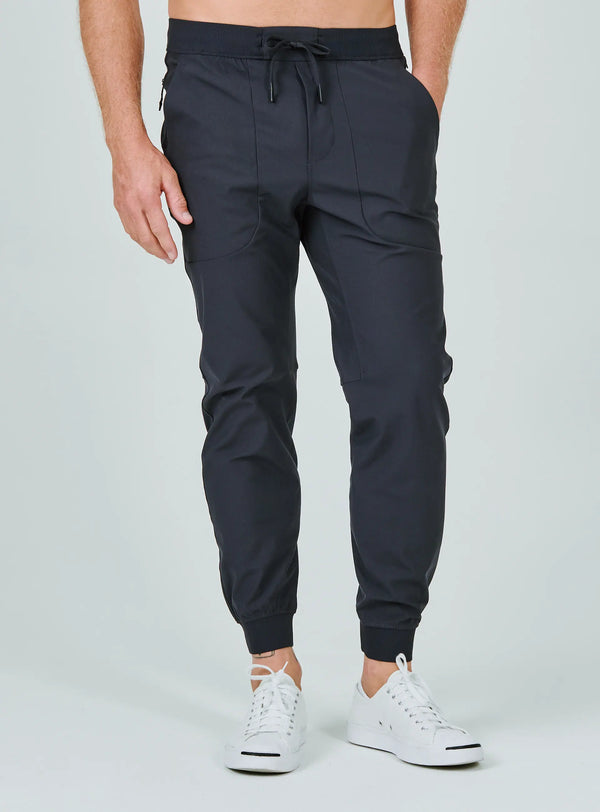 7Diamond Infinity™ Jogger in Charcoal