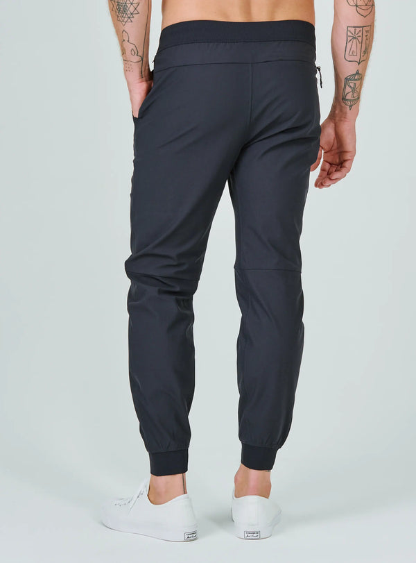 7Diamond Infinity™ Jogger in Charcoal
