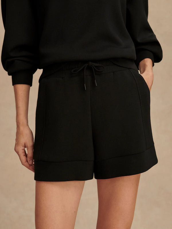 Varley Atrium High Rise Short 4.5" Black