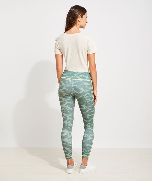 Vineyard Vines Printed Performance Leggings Camo Sage Olive