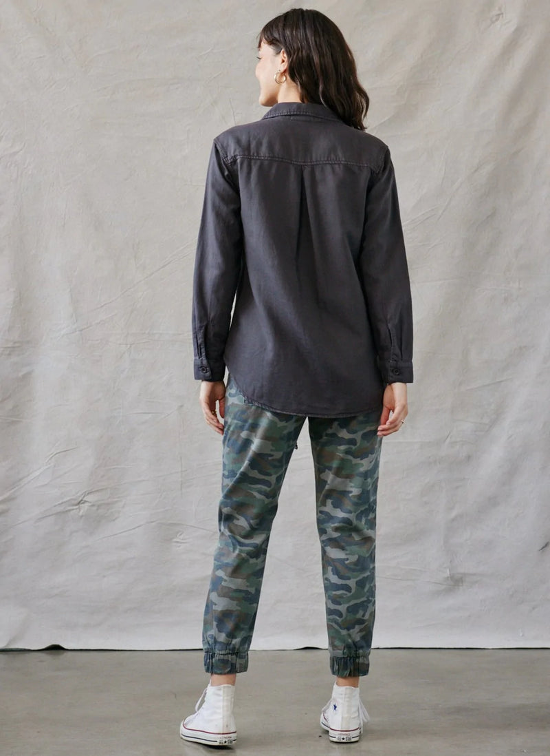 Bella Dahl Two Pocket Oversized Shirt Dark Oak