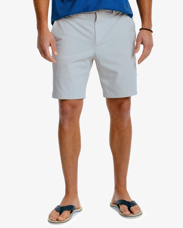 Southern Tide  brrr°®-die 8 Inch Performance Short Seagull Grey
