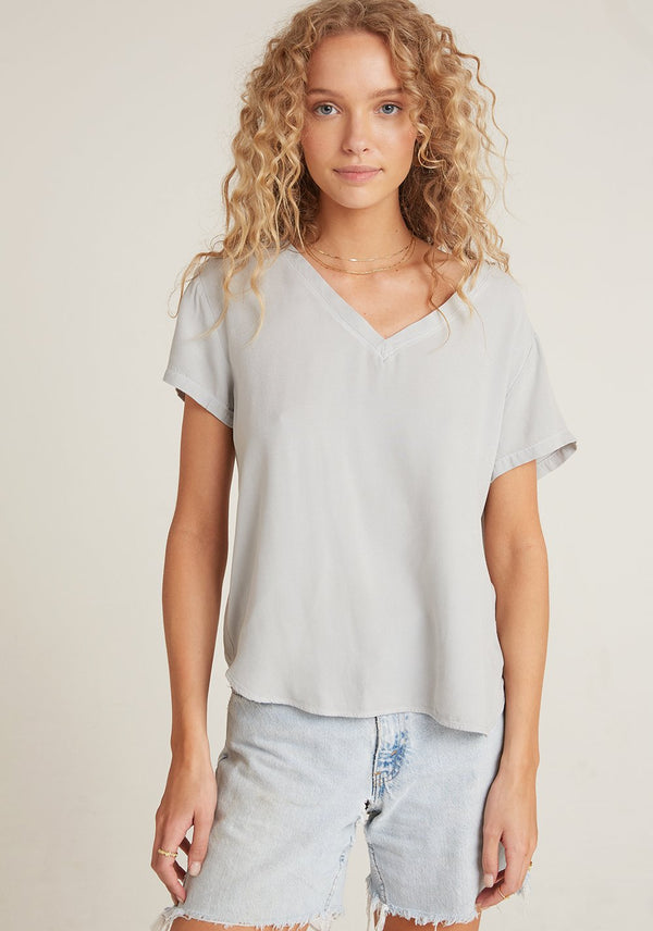 Bella Dahl V-Neck Short Sleeve Tee Foggy Sky