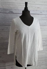 Cut-Loose 3/4 Sleeve V-Neck Top White