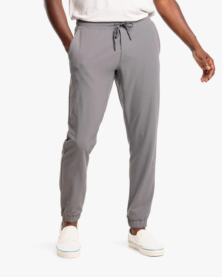 Southern Tide The Excursion Performance Jogger Smoked Pearl